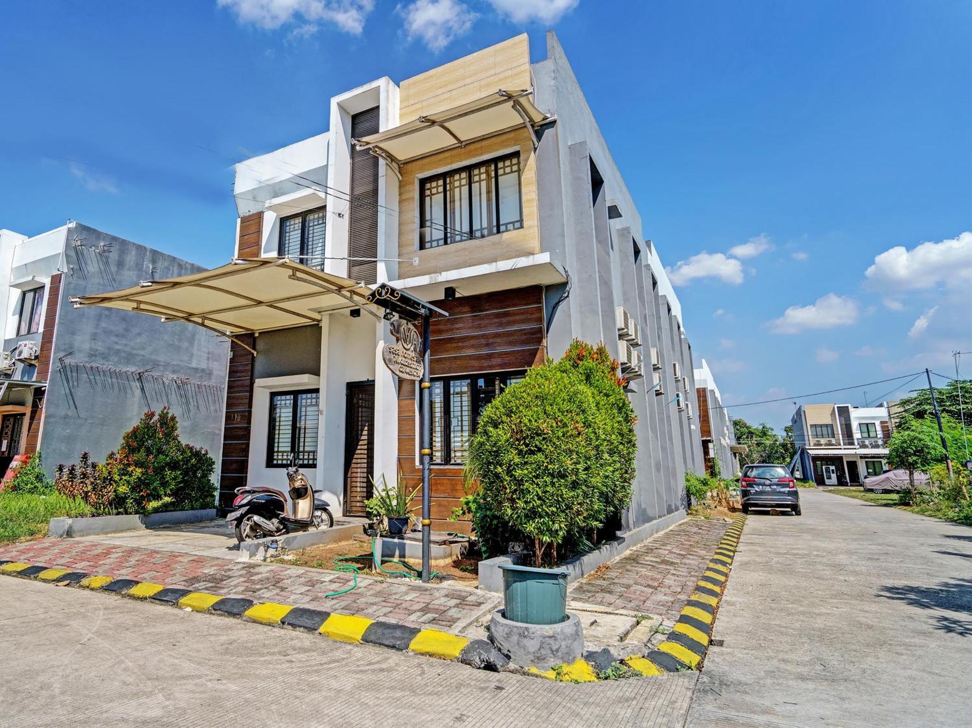 Oyo 92772 Losmen Diah Syariah Langsa Exterior photo